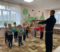 Физкультурно - оздоровительное мероприятие «Зарядись с героем» Физкультурно - оздоровительное мероприятие «Зарядись с героем» .
