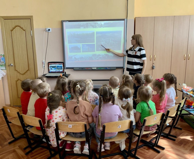 Социально-патриотическая акция «Салют и слава годовщине навеки памятного дня!..» Социально-патриотическая акция «Салют и слава годовщине навеки памятного дня!..».