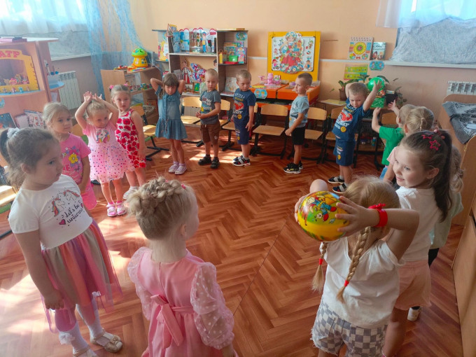 Подвижные игры с мячом - к нормам ГТО! Подвижные игры с мячом - к нормам ГТО!.